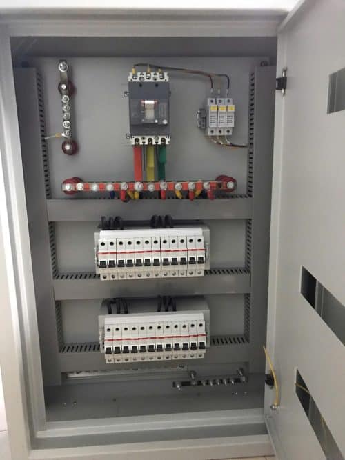 tủ phân phối 3 pha 100A ABB