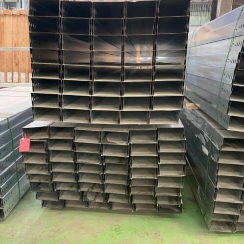 Máng điện 200x100x1 mm mạ kẽm hoặc sơn tĩnh điện có sẵn số lượng lớn giá rẻ 2026