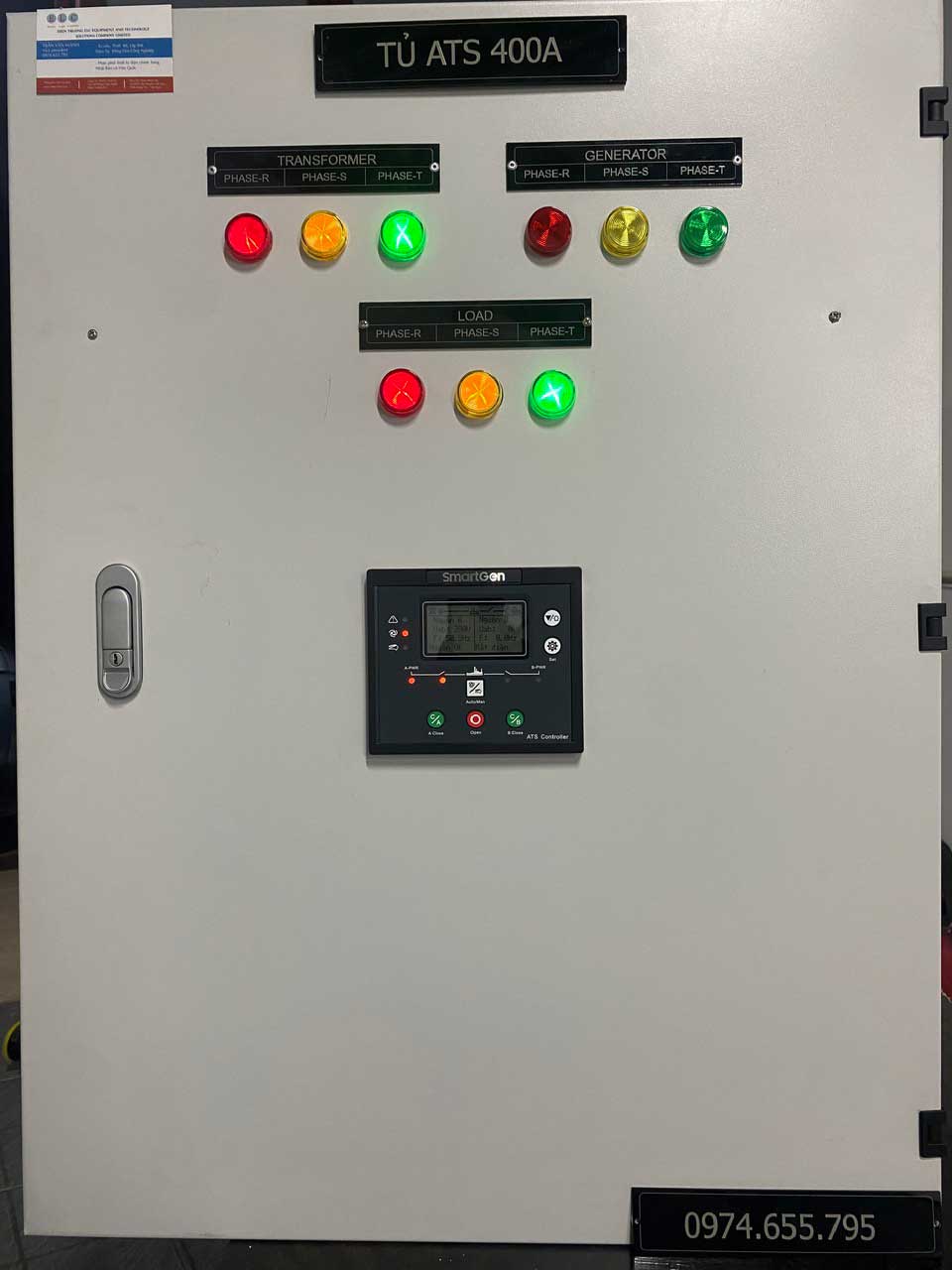 mặt canh tủ ats 400A 3 pha sử dụng bộ điều khiển smartgen và đèn báo