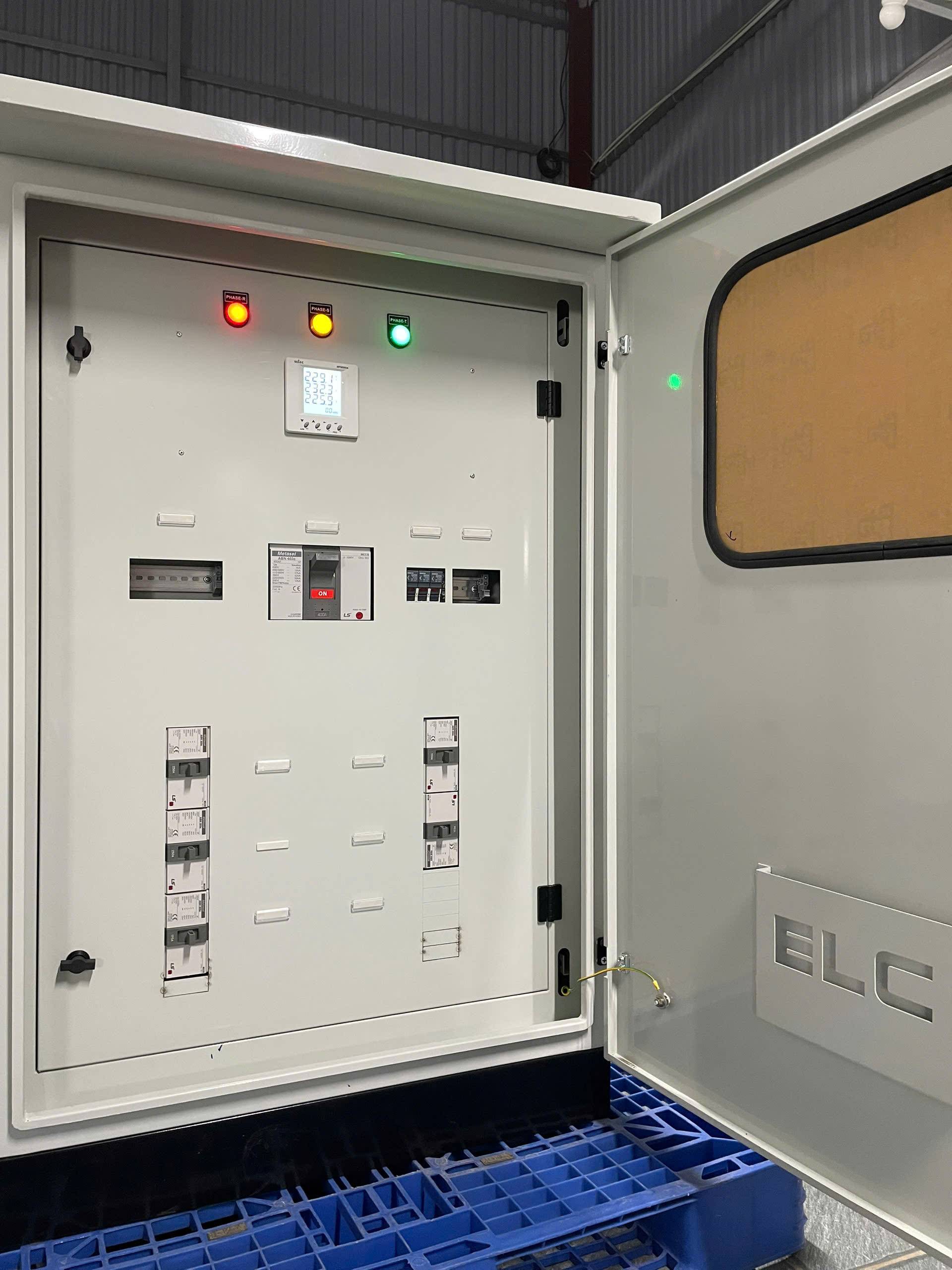 Vỏ tủ điện 1200x800 2 lớp cánh giá 4100000 VNĐ 