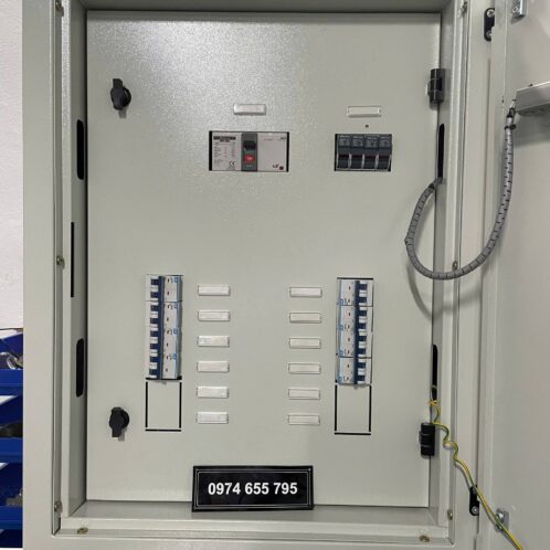 Tủ phân phối 600x800 2 lớp cánh 200A 3 pha LS canh trong