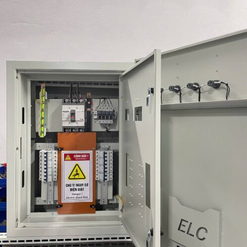Tủ phân phối 600x800 2 lớp cánh 200A 3 pha LS mặt thiết bị